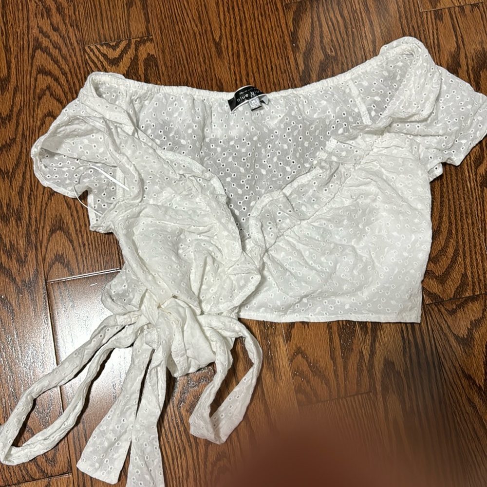 Blue Blush Crochet Crop Top. Size: Medium.